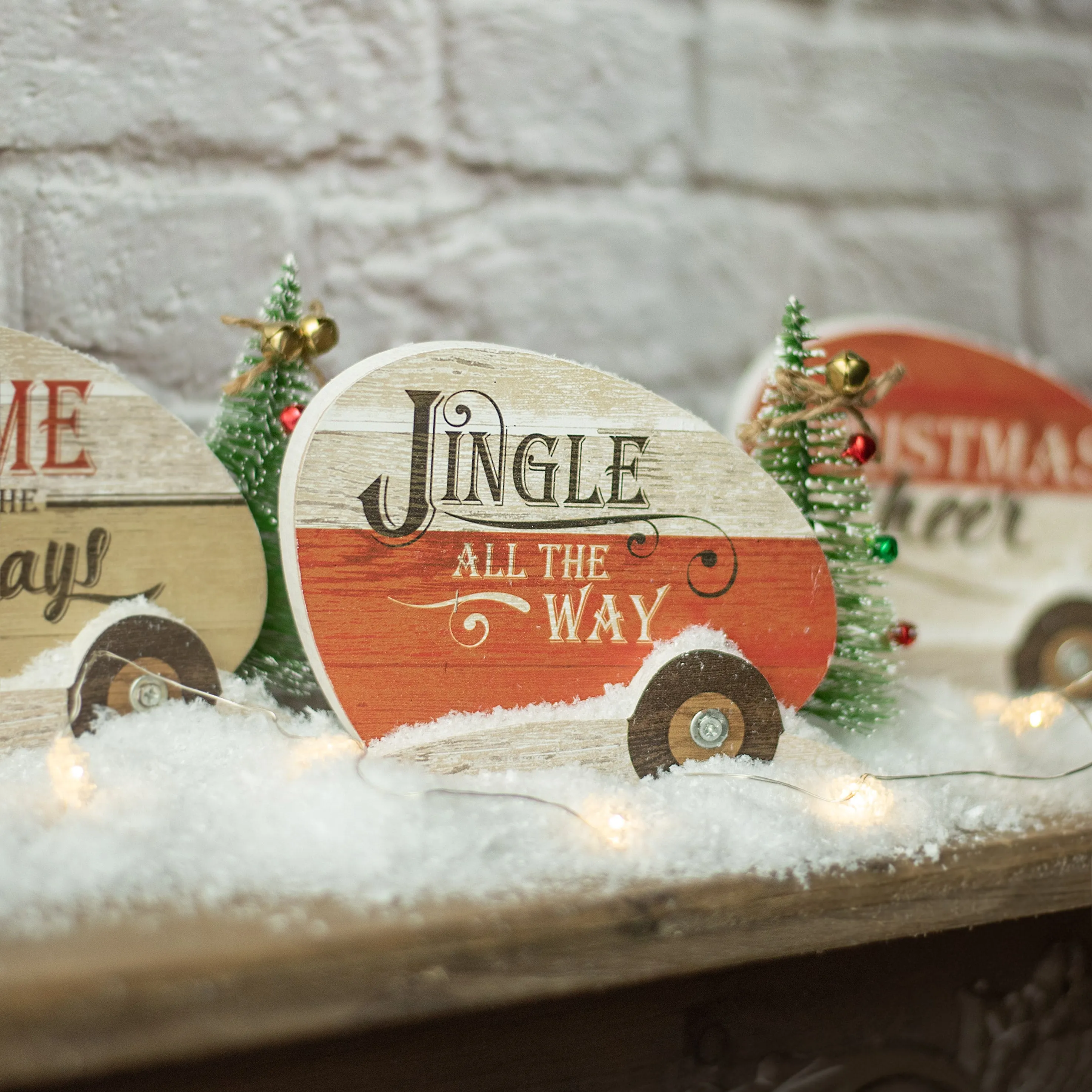 6" Wooden Christmas Camper: Jingle