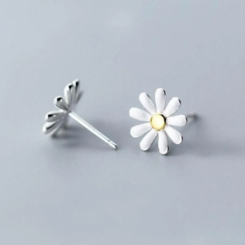 Glowing Daisy Studs