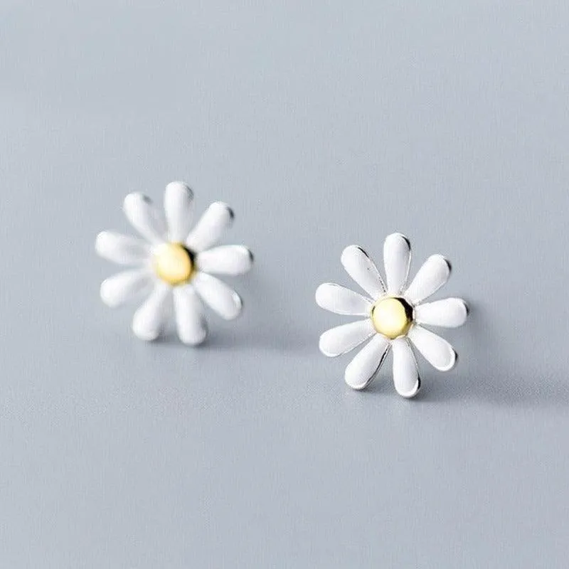 Glowing Daisy Studs