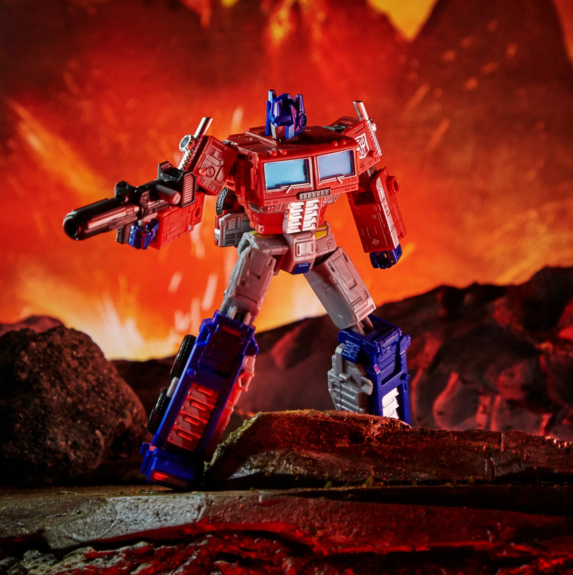 Transformers Generations War for Cybertron: Kingdom Leader WFC-K11 Optimus Prime)