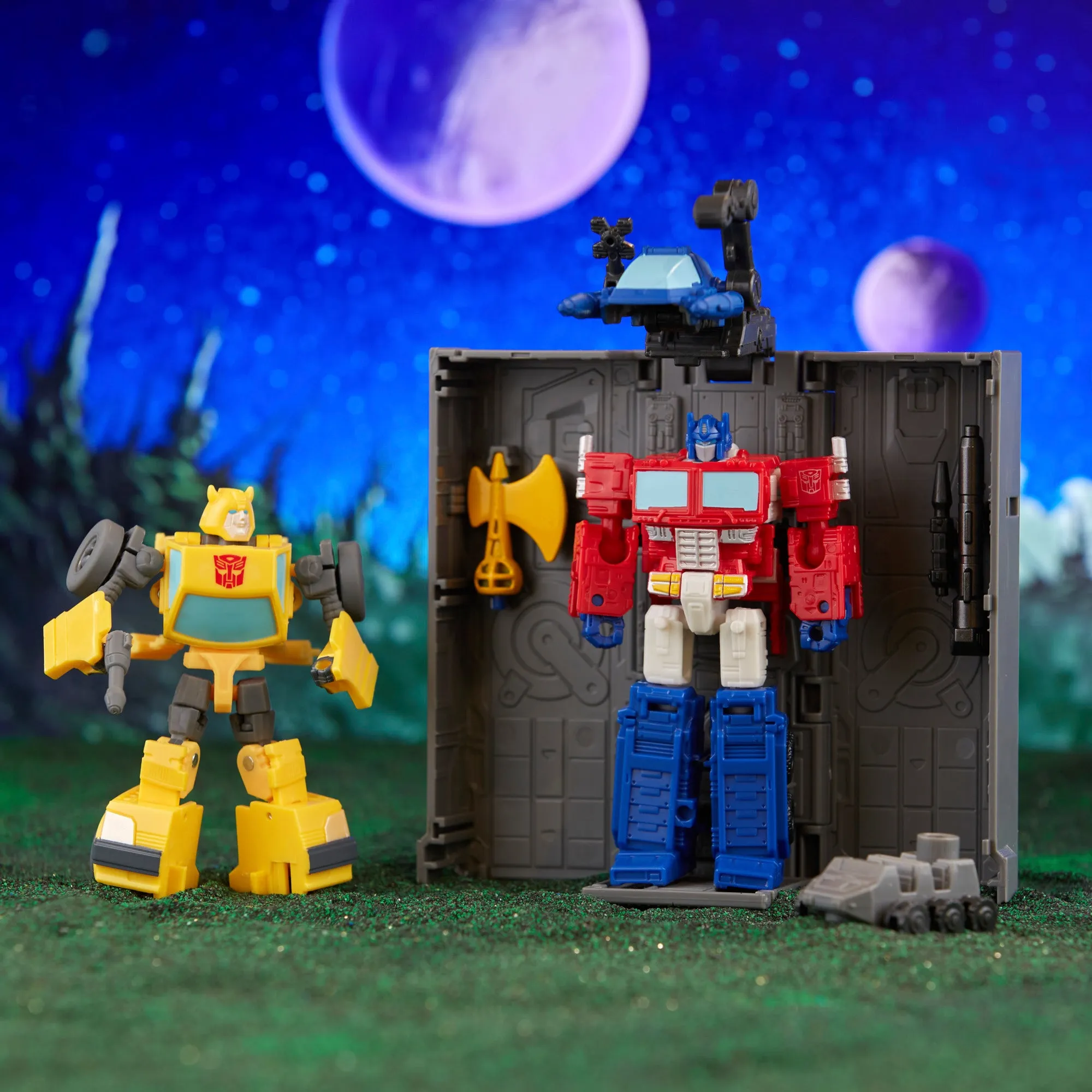 Transformers Legacy Evolution Core Class Optimus Prime & Bumblebee